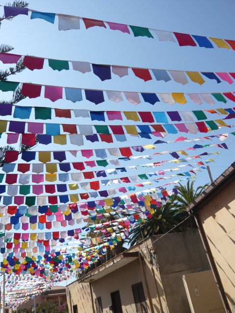 列に並んで見えるイギリスのモラル