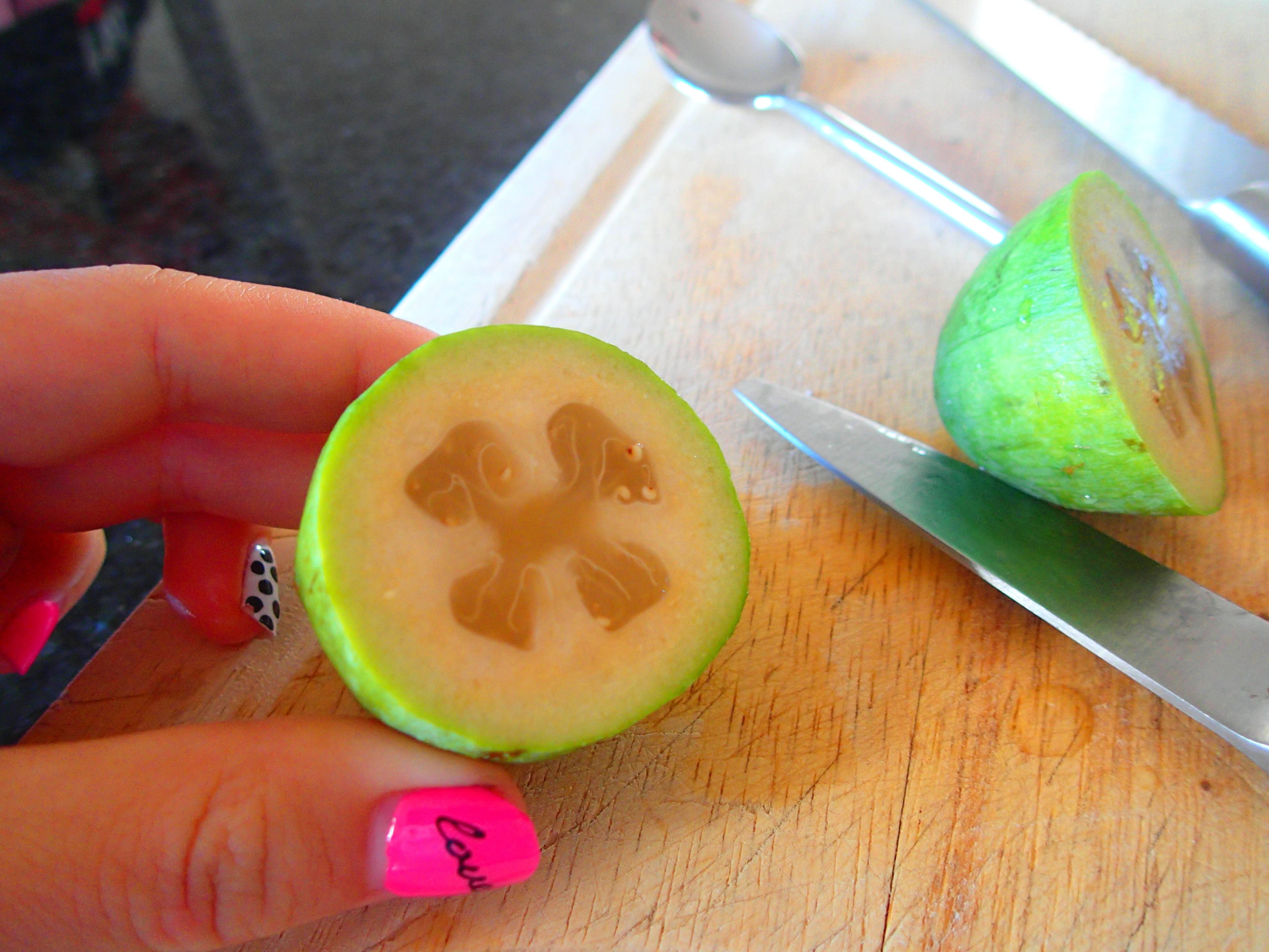 この〜実 何の実 気になる実?!@ NZ