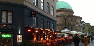 デンマークならデニッシュをほおばりながらコーヒーを楽しまないと!