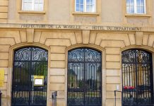 フランスでの身分証明は「滞在ビザカード」で