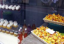 フランス・ミラベル祭り(Fates de la Mirabelle)に行ってみない?