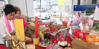 台湾の伝統行事(中元節)