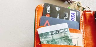 どうやって支払う?現金?カード?@オーストラリア