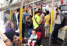 夏の香港、熱中症に気をつけながら、同時に寒さ対策を!