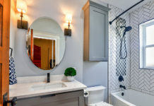 シェアハウスの朝はまさに戦争!?バスルーム争奪戦..