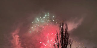 デンマークの年越し花火は賑やかすぎる伝統行事(でも、うるさくて眠れない・・・)