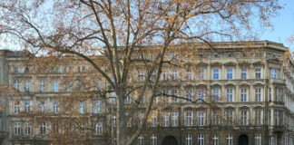 ポーランドでは仕事だって、住むところだって、みんなSNSで見つけられる!